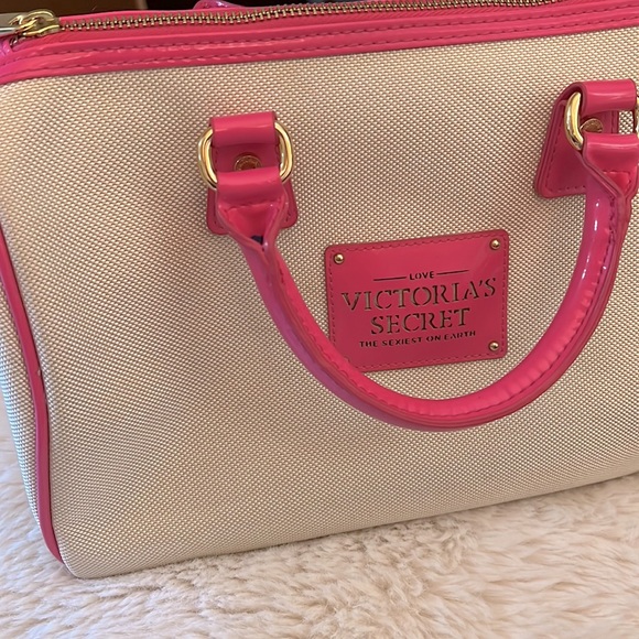 Victoria’s Secret Like New Handbag - Picture 2 of 11